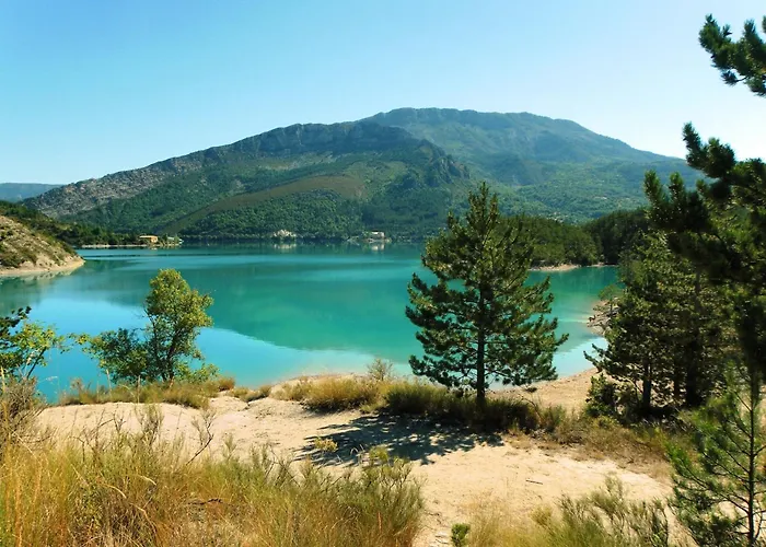 Villa In Near And Forest Castellane